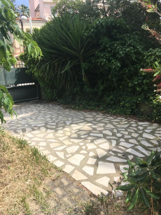 Cozy House With Parking And Garden Apartment Nice Luaran gambar